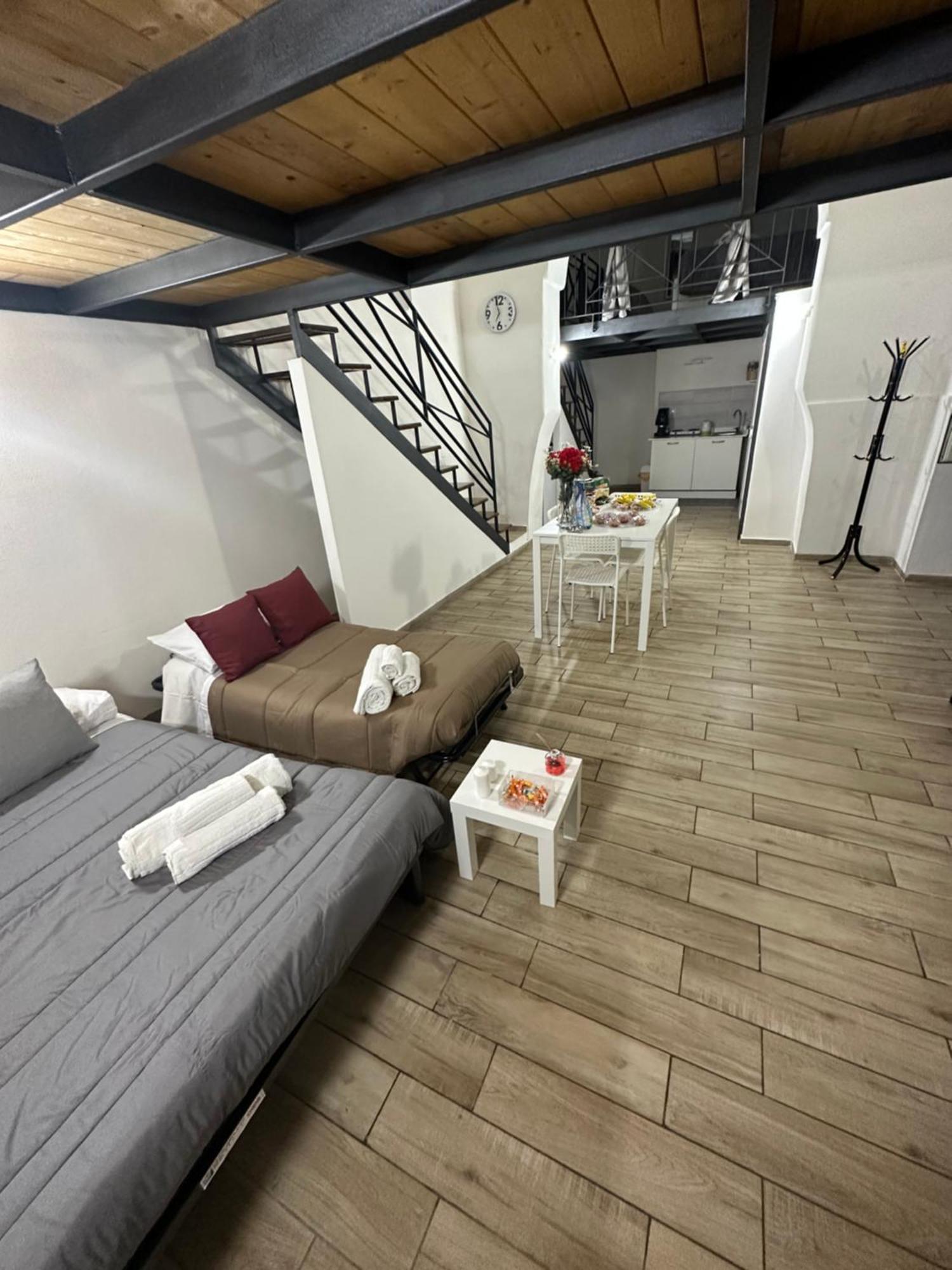 شقة Aurora House نابولي المظهر الخارجي الصورة