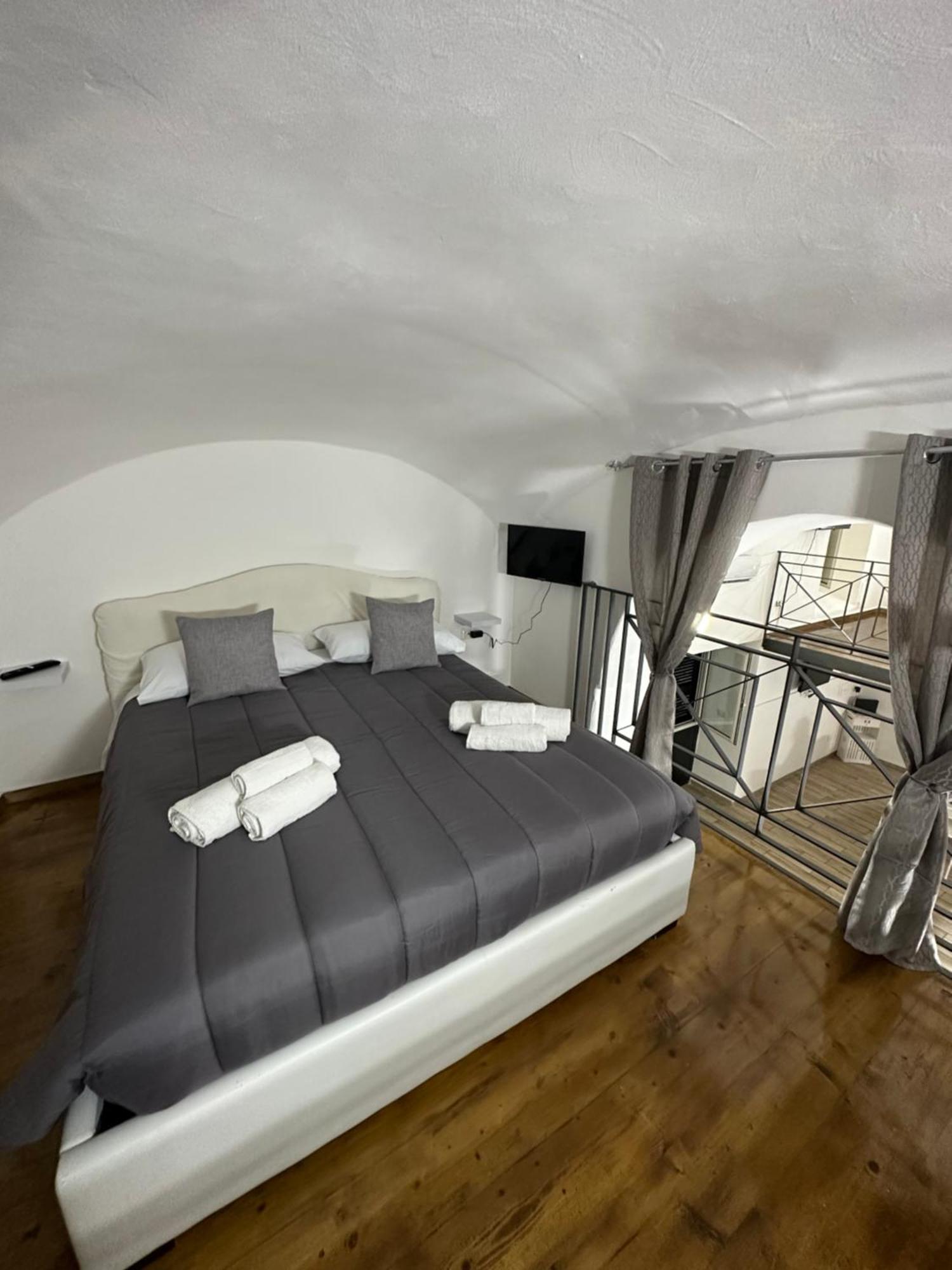 شقة Aurora House نابولي المظهر الخارجي الصورة