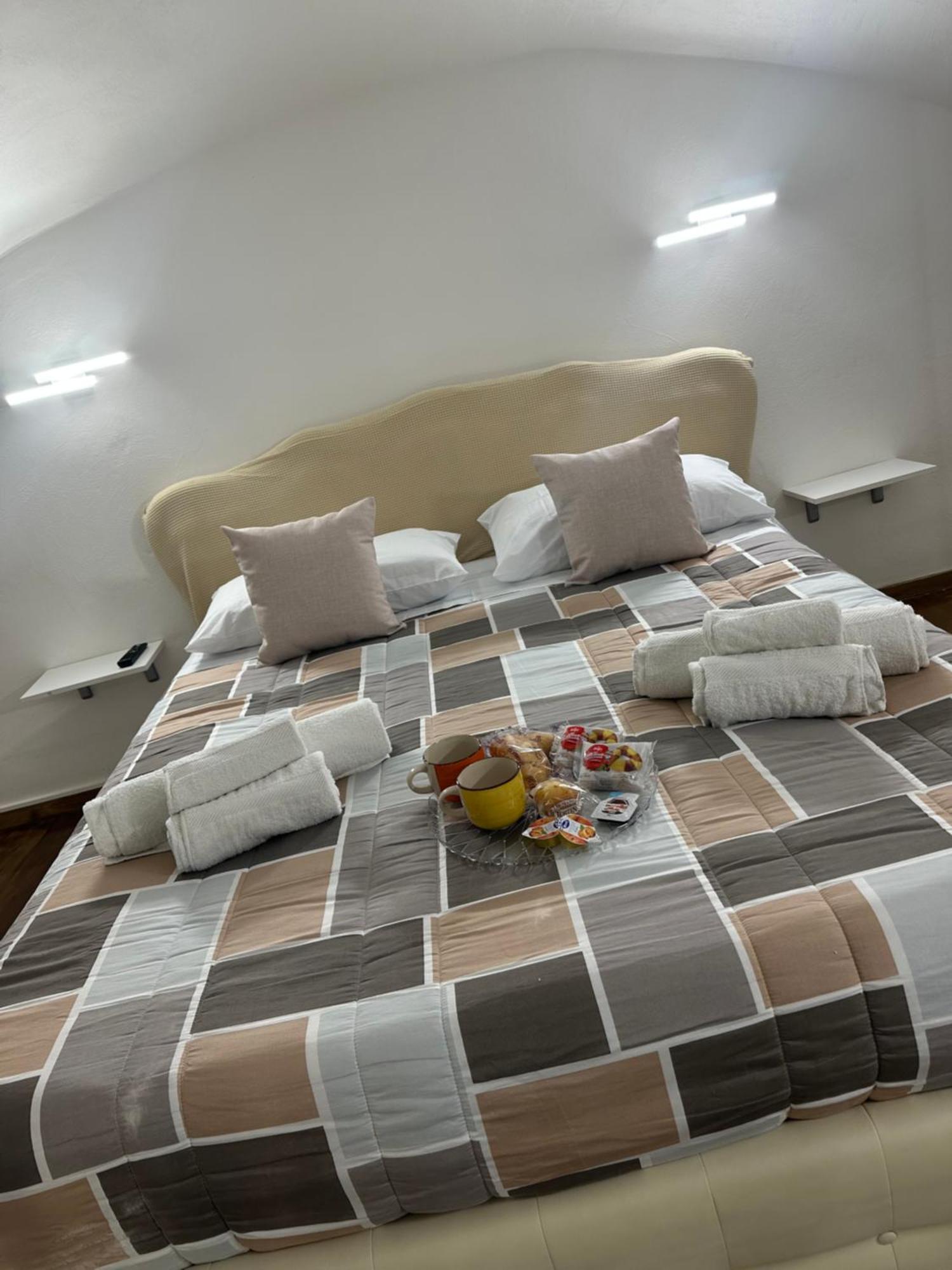 شقة Aurora House نابولي المظهر الخارجي الصورة